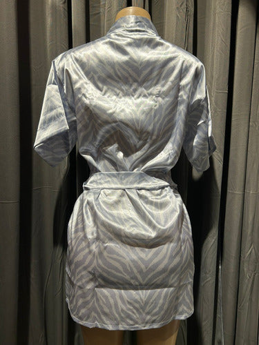 Bata De Raso Con Lazo Marcela Koury 4140 Gris Esplendor