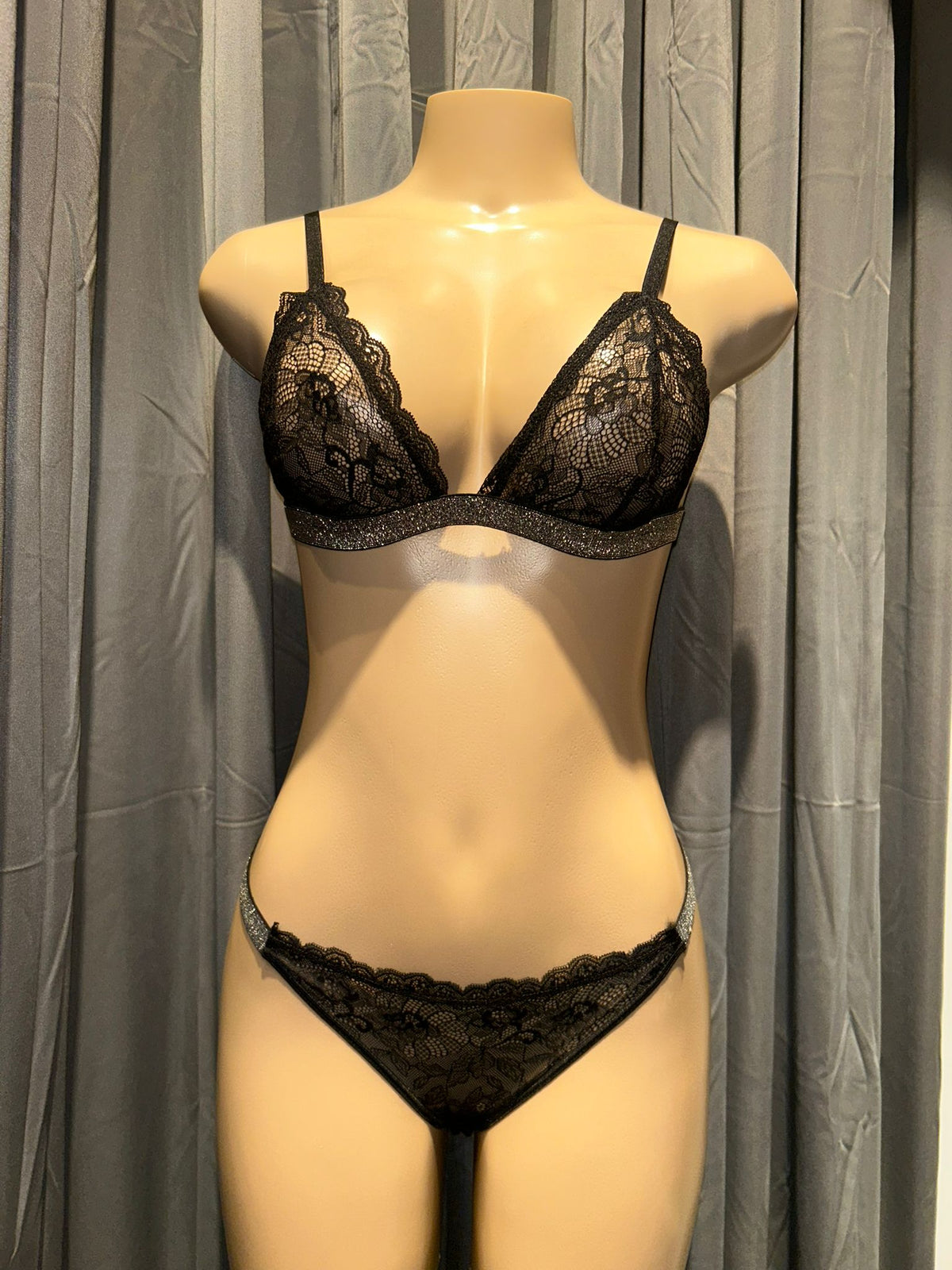 Conjunto De Lenceria Soutien Y Bombacha Lody 5313