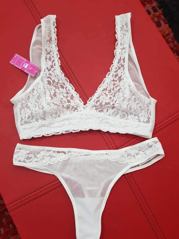 Conjunto De Lencería Soutien Y Less Con Puntilla Lara 4160